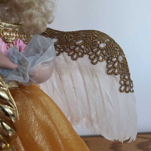 Paradise Galleries Vintage Light Up Porcelain Angel Tree Topper or Shelf Sitter - Picture 14 of 16